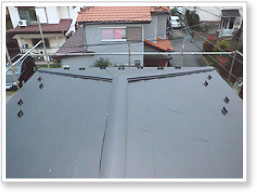 屋根の葺き替えのイメージ写真